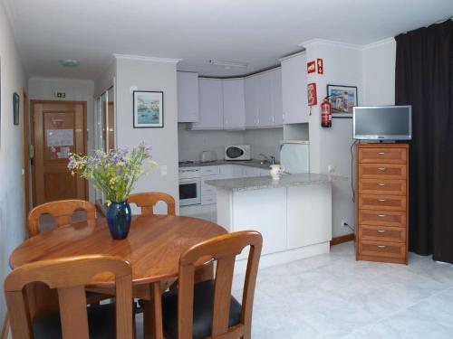 Apartamentos Jardins da Rocha - image 13