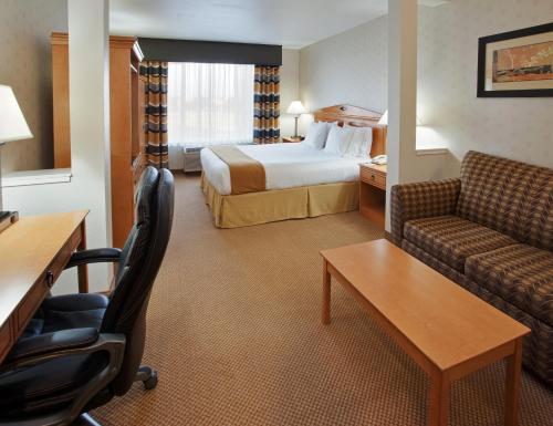 Holiday Inn Express Elk Grove West I-5, an IHG Hotel