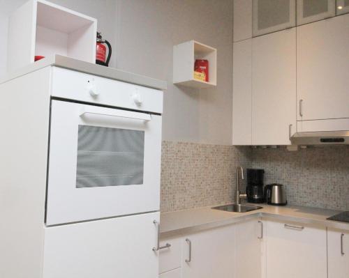Nordic Host - City Center 2 Bed / 2 Bath - Skippergata - 3 minutes from station - image 12