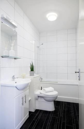 Aisiki Apartments at Upton Road - main image