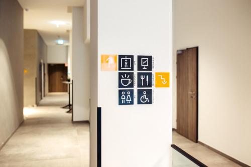 173434521 Hotel Rainers21