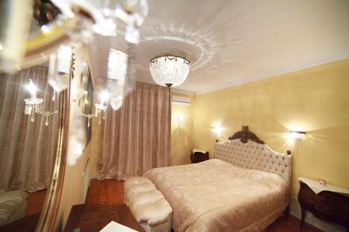 Kiev Lypki Luxury Apartments - image 2