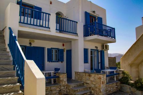 2 bedrooms, 3 beds