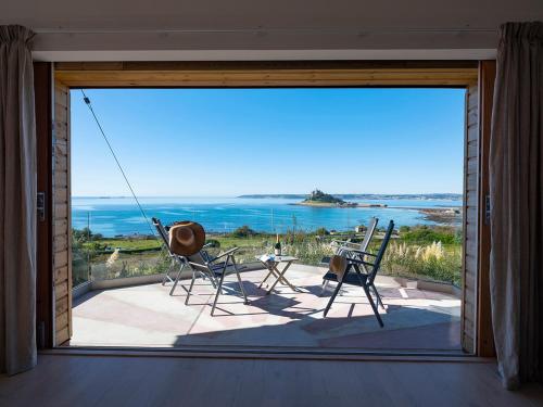 Bosworgy Bay, Marazion, Cornwall