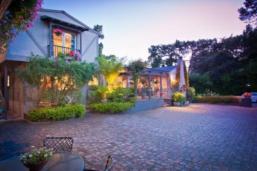 Carmel Country Inn - 출입구