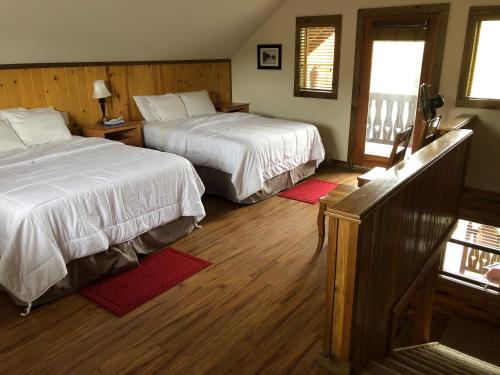 大北方度假屋（山林小屋） (Great Northern Resort) in 西冰河(蒙大拿州）