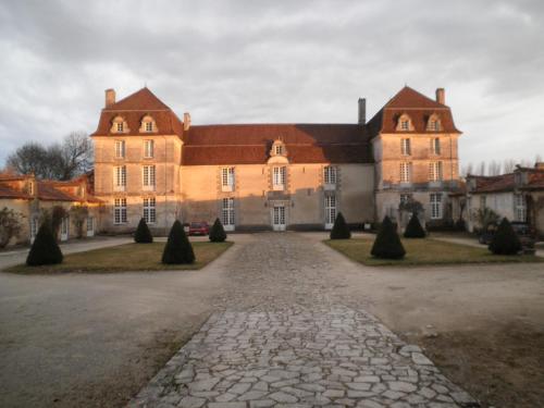 Chambres d'Hôtes et Gîtes du Château de Clauzuroux - Champagne-et-Fontaine