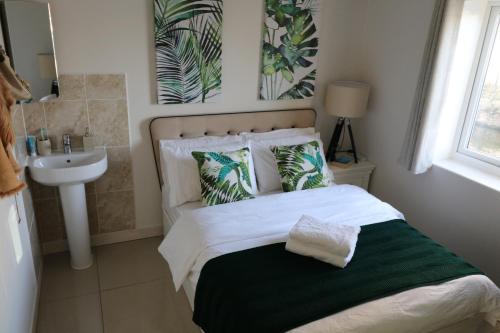 Riverside Rooms 2