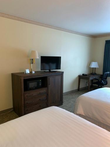 เยลโลว์สโตน ลอดจ์ (Yellowstone Lodge) in เวสส์ เยลโลว์สโตน (MT)