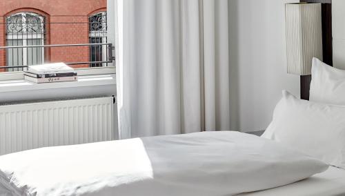 The Pure, a member of Design Hotels The Pure is perfectly located for both business and leisure guests in Frankfurt am Main. Featuring a satisfying list of amenities, guests will find their stay at the property a comfortable one. 24-hou