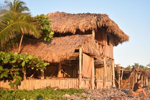 Pelicano Surf Camp La Libertad