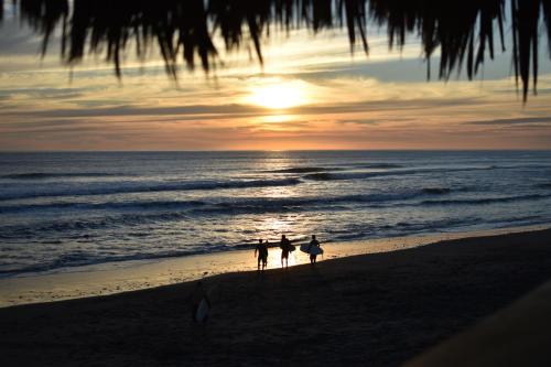 paplūdimys, Pelicano Surf Camp in La Libertad