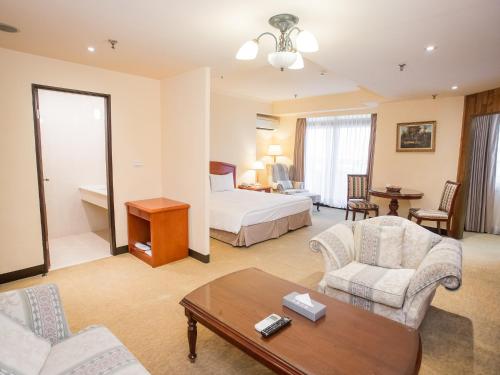room detail thumbnail 1