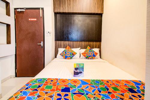 Deluxe Room image 2