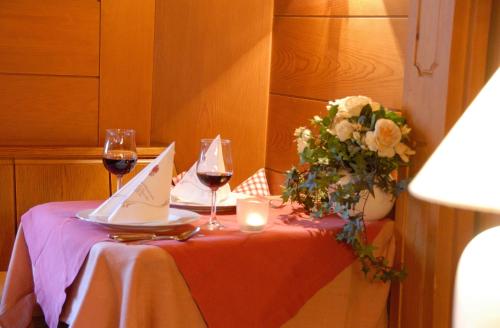 Restaurante, Hotel Schwarzer Adler in Pettneu Am Arlberg