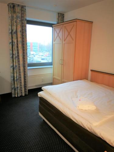 Hotel NEAR BY - image 12