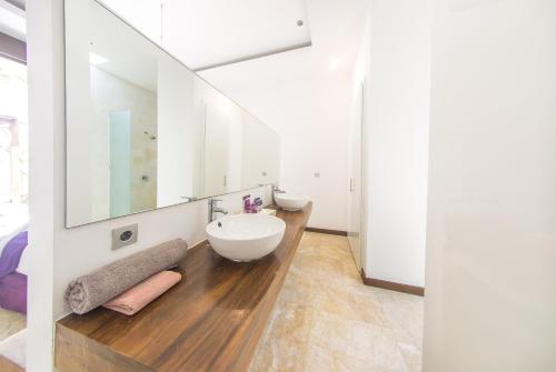 One-Bedroom Villa with Private Pool and Bathtub image 8