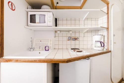 Budget Studio (3 People) - Vivace Building