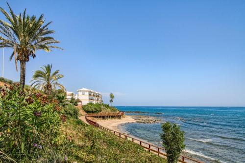 Apartment with panoramic sea view