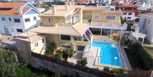  Sea House Apartment with Pool near Ericeira´s great surf spots, Unterkunft in Ribamar