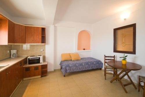 Anessis, Fira (foto 7)