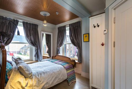 B&B Dublin - McGettigan's Townhouse - Olives & Figs Bistro - Bed and Breakfast Dublin