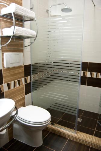 Belle Royalle - image 6