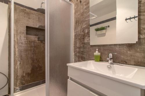 Party Zone - image 12