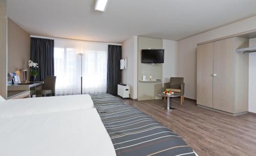 2 twin beds