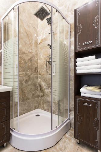 Boomerang Baron Suites - image 4