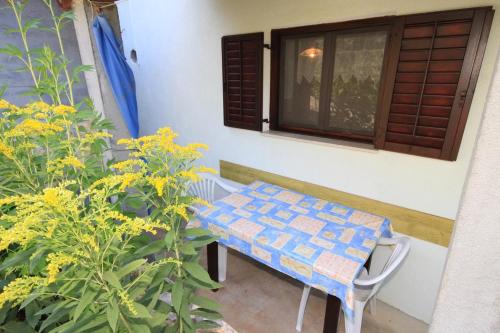  Apartment Luka 8151a, Pension in Luka