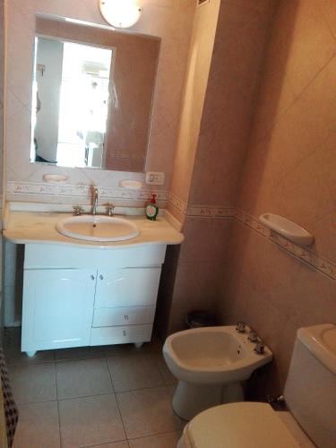 One-Bedroom Apartment image 9