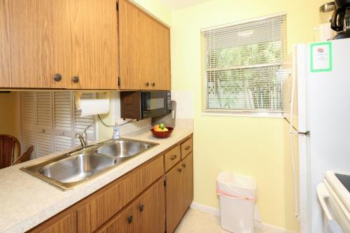 Bamboo Apartments - main image