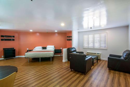 Motel 6 Monterey Park - image 6
