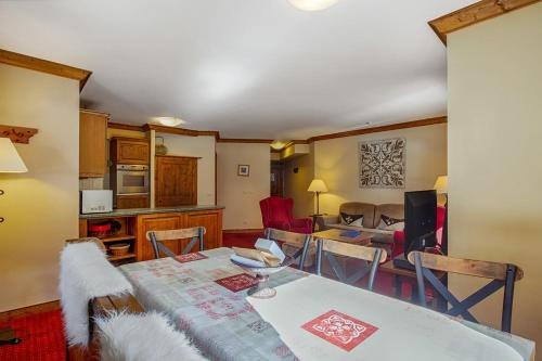 Select Two-Bedrooms Apartment (8 People)