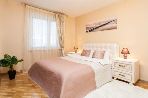 Molnar Apartments Zaslavskaya 11