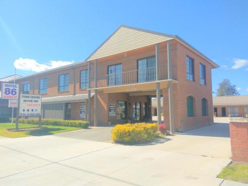 Holbrook Town Centre Motor Inn