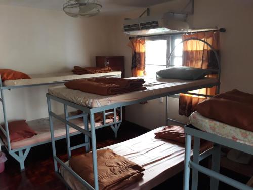 1 bunk bed