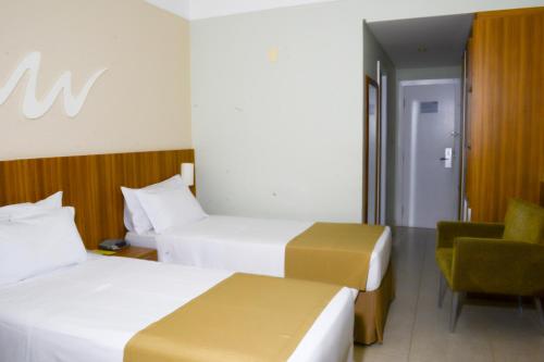 2 twin beds