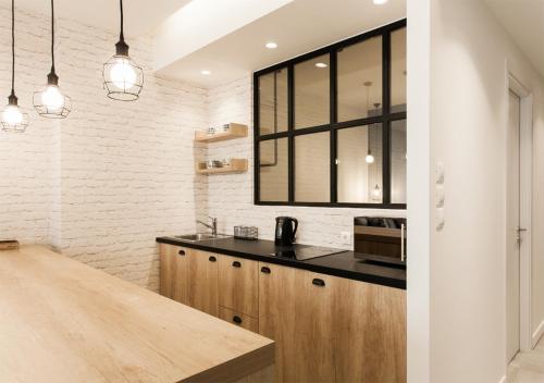 Designer Apartment - stroll to the Acropolis, Athens (photo 6)
