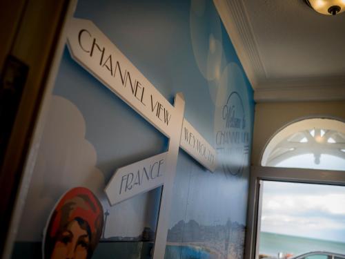 Channel View Guest House - image 2