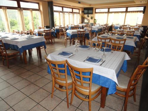 Restaurant, Hotel Restaurante Casa Petronila in Taramundi