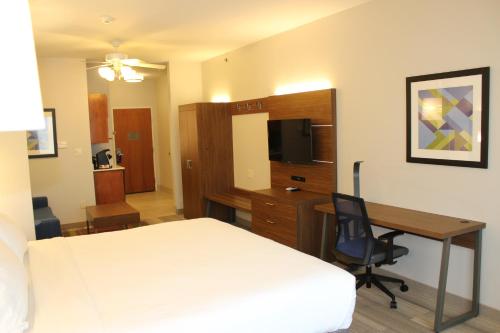 Holiday Inn Express Hotel & Suites Mansfield, an IHG Hotel