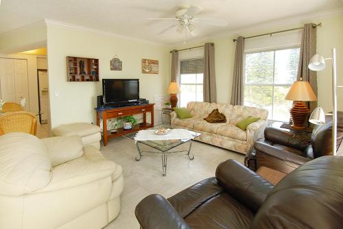 Sunshine Beach Rentals - image 5