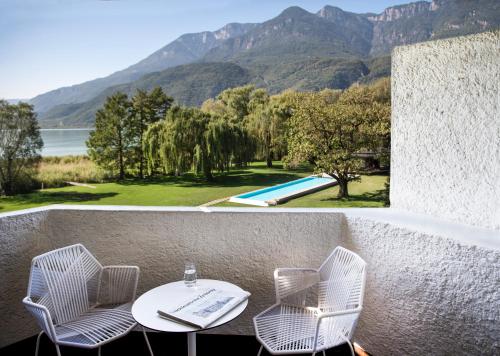 Camera doppia, vista sul lago, balcone