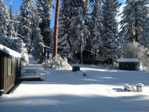 Crater Lake Gateway-Rocky Point Resort