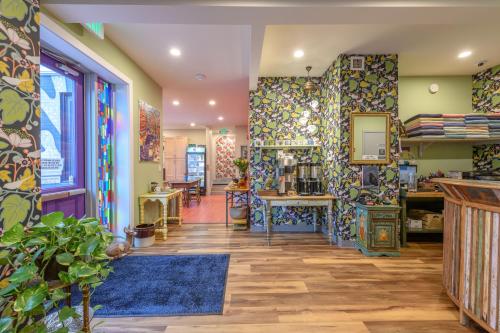 Black Elephant Hostel in Portland (ME)