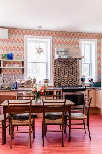 Black Elephant Hostel in Portland (ME)