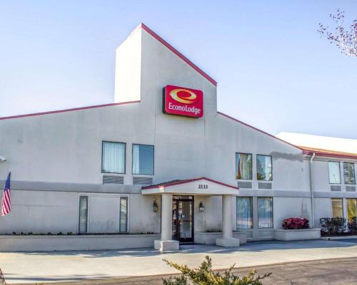 Econo Lodge Burlington I-40 - Accommodation - Burlington