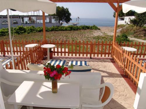 Irene Studios, Kefalos